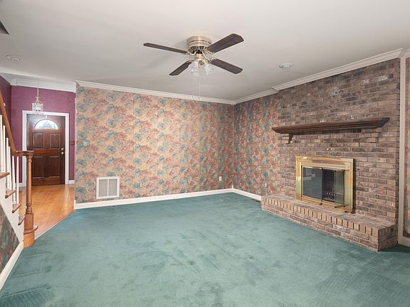 5th image of 105 Susan Way Dr