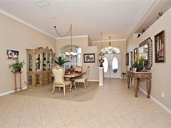 5th image of 4839 Lakes Edge Ln