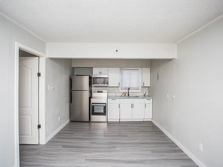 One bedroom kitchen