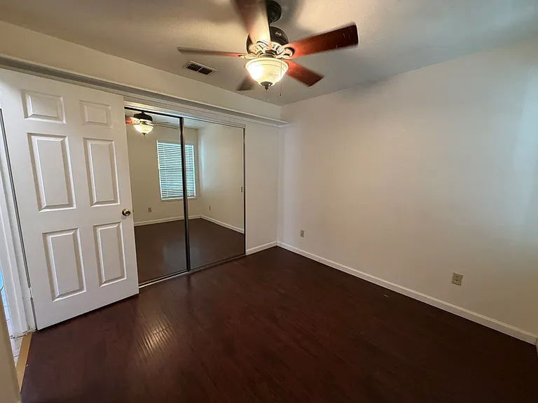 816 Grand Central Dr — Photo 8