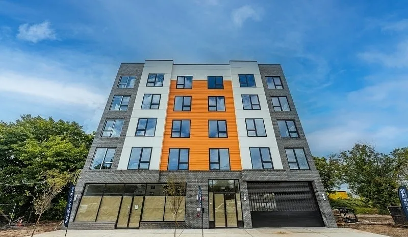 2 bed, 840 sqft, $2,350 — Photo 1