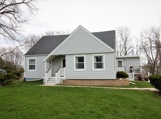 6840 S North Cape Rd, Franklin, WI 53132