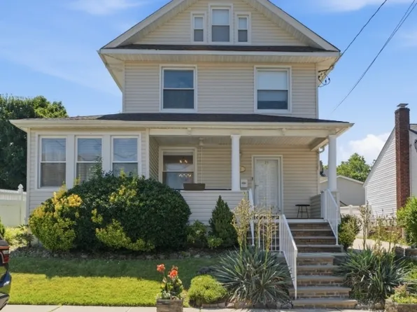 21 Mildred Ter, Vauxhall, NJ 07088