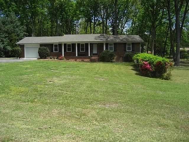 $1750/month - 3 bedroom/2 bathroom 1600 sq ft house on one acre.