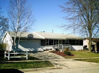 2175 Knoll View Dr, Beloit, WI 53511