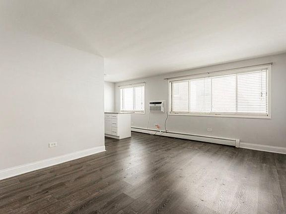 4th image of 6043 N Northwest Hwy #1G