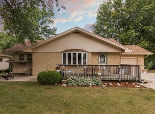 4503 Silvis Rd, Peoria, IL 61607