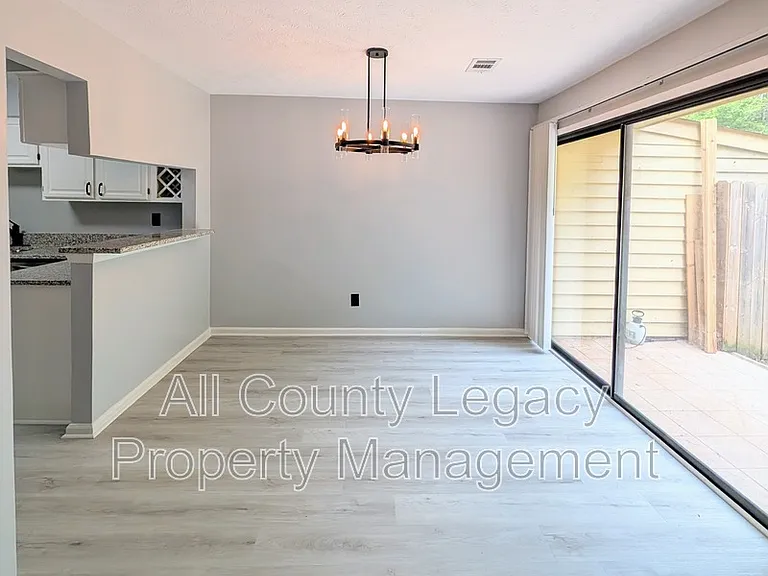 1609 Burnstone Dr — Photo 3