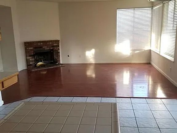 4th image of 29817 Hazel Glen Rd