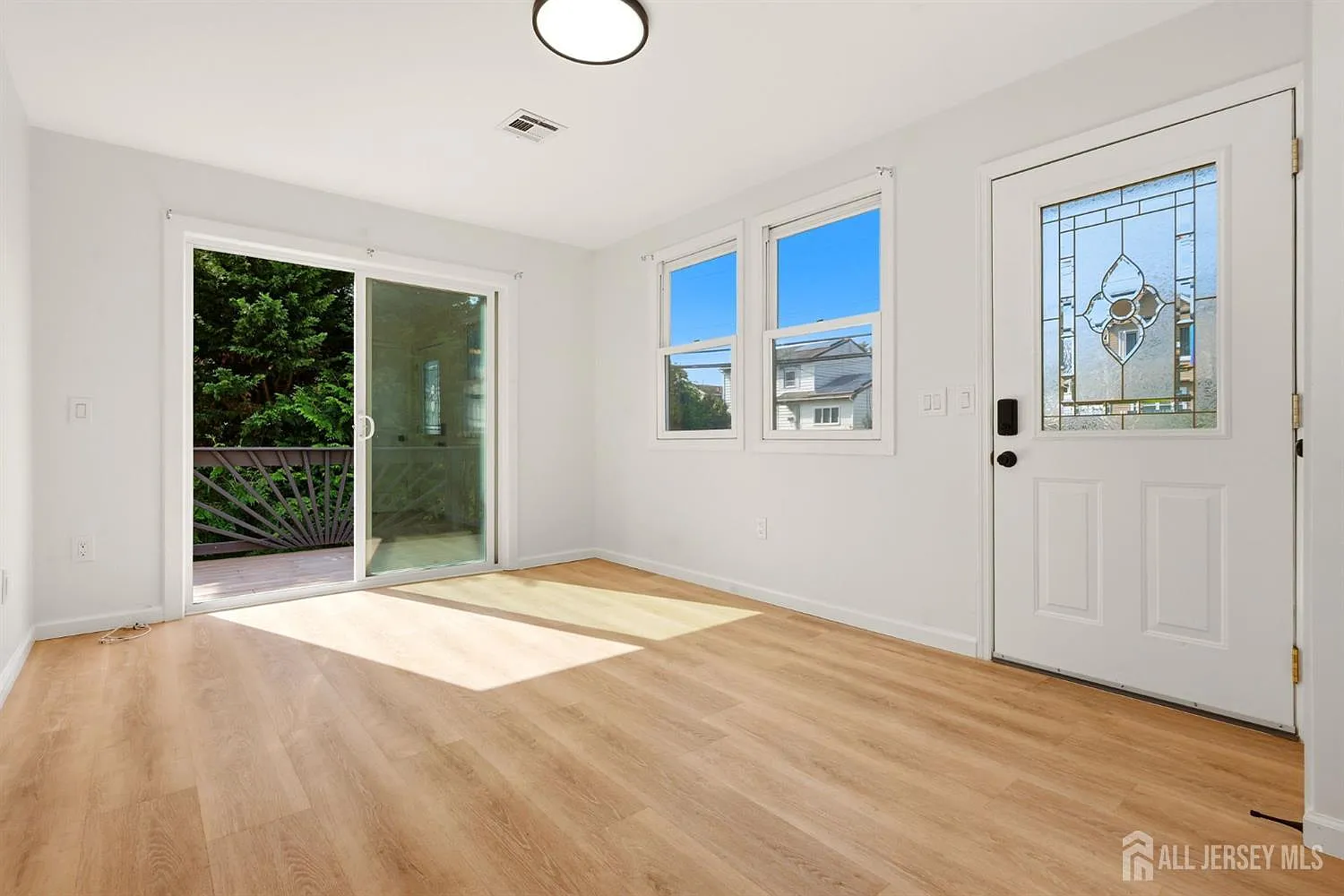 2 bed, 1.0 bath, 592 sqft, $2,600 — Photo 4