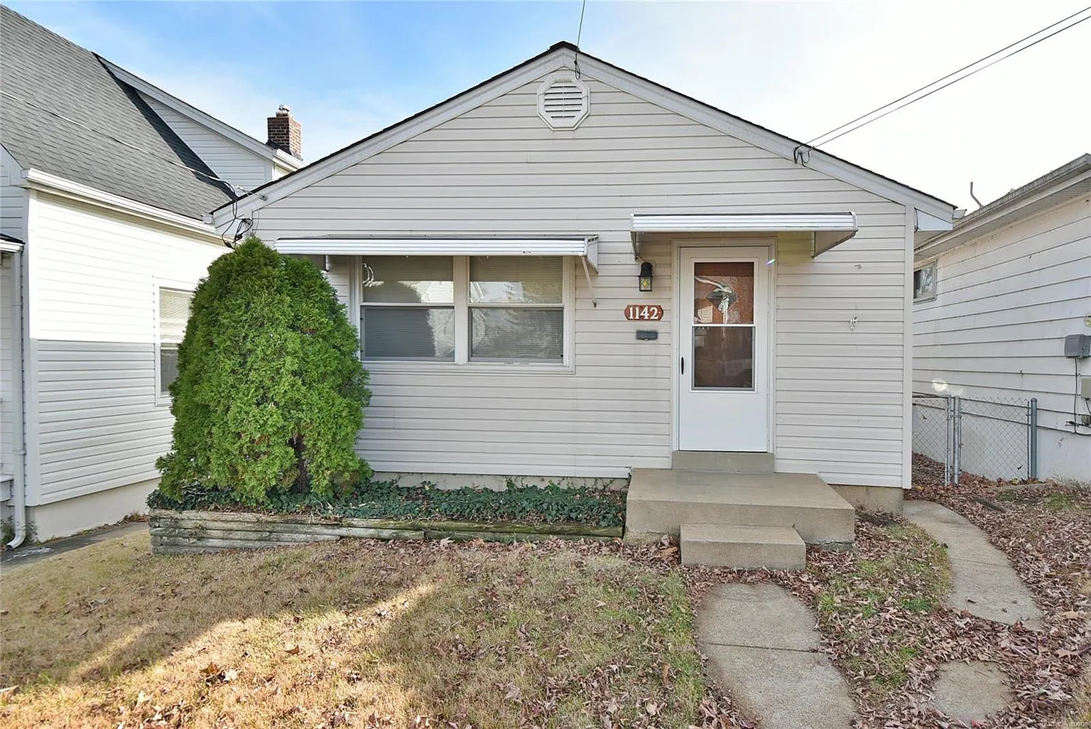 1142 Dammert Ave photo 1
