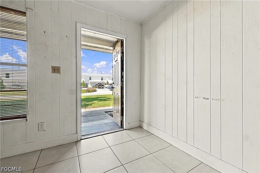 2 bed, 1.0 bath, 1332 sqft, $1,200 — Photo 3