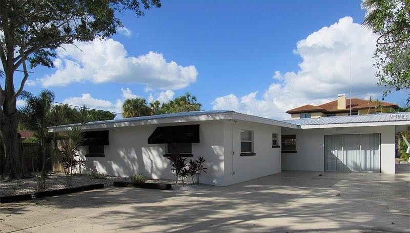 1st image of 373 Avenida Madera