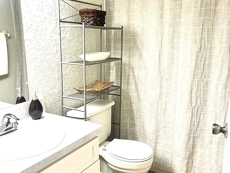 The Apartments at Oak Creek — Photo 7