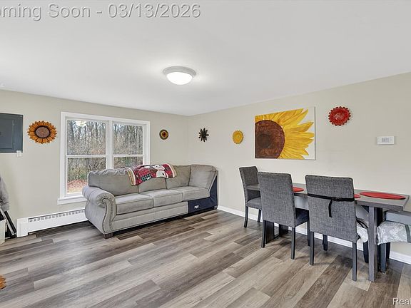 5th image of 9061 N McKinley Rd
