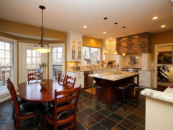 Kitchen/breakfast area