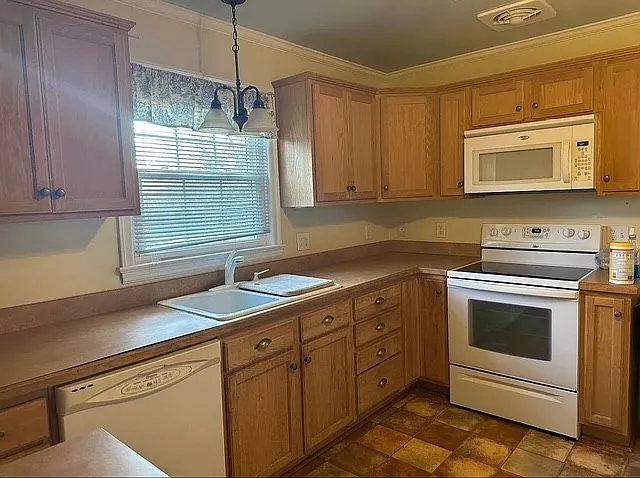 2724 Wilshire Ave SW — Photo 10