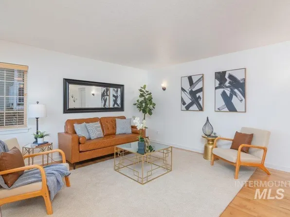 226 W Village Ln, Boise, ID 83702