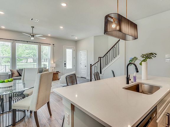 5th image of 510 Mary St #534
