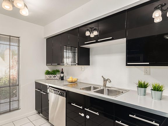 4th image of 5217 N 24th St APT 205