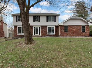 15040 Claymont Estates Dr, Chesterfield, MO