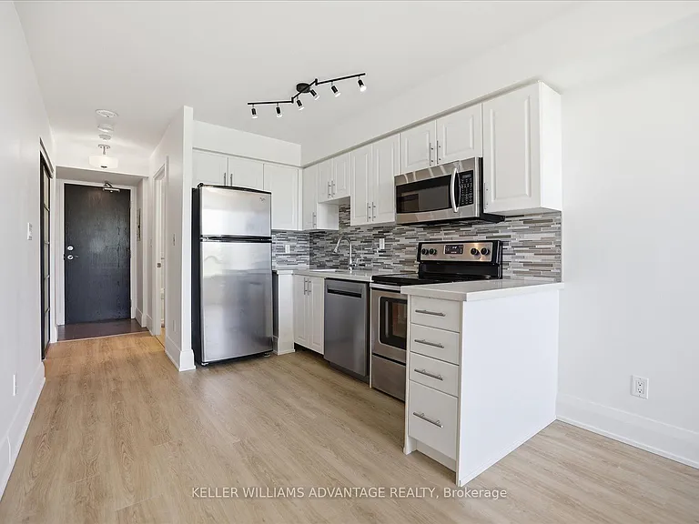 1733 Queen St E #415 — Photo 12