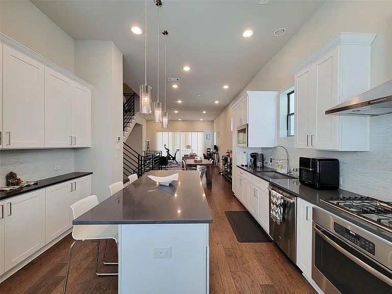 5709 Larkin St #A — Photo 27