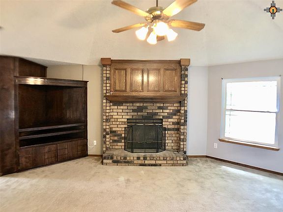 4th image of 300 Rosewood Dr