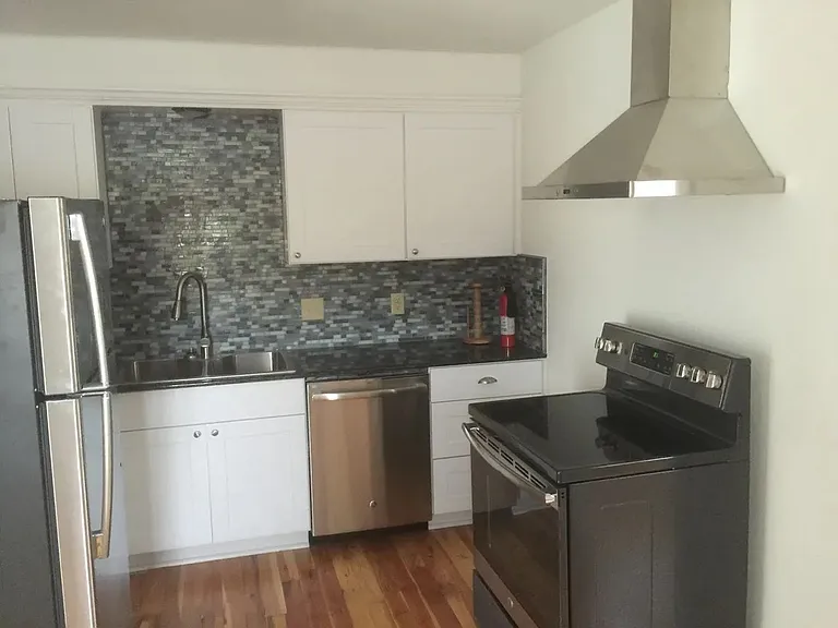 1107 W James St — Photo 6