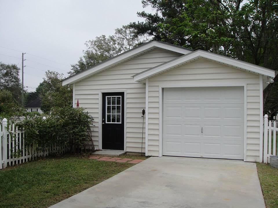 2nd image of 345 Mimosa St