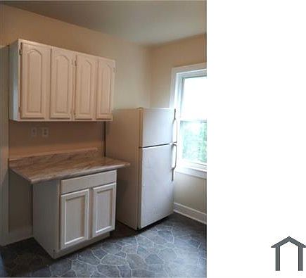 3rd image of 2332 Baltimore Ave