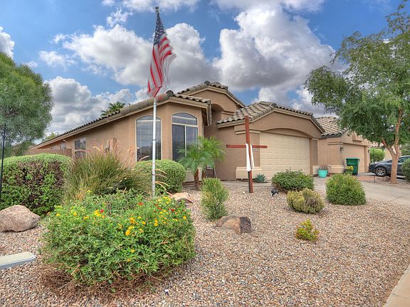 4th image of 43879 W CAHILL Drive