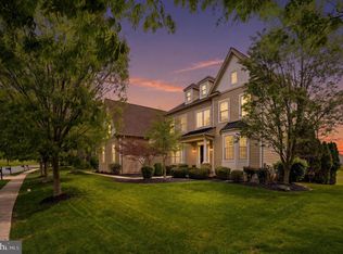 512 Championship Dr, Harleysville, PA 19438