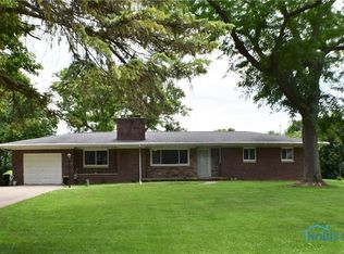 19035 W Orchard Dr, Elmore, OH 43416