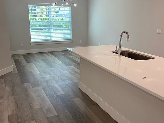 3rd image of 4 Rivera Ln