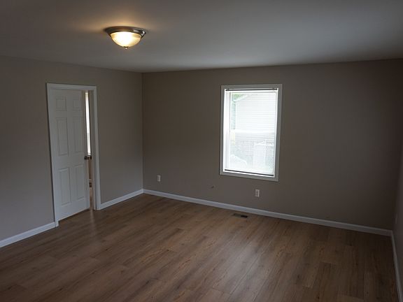 3rd image of 29134 Glenwood St