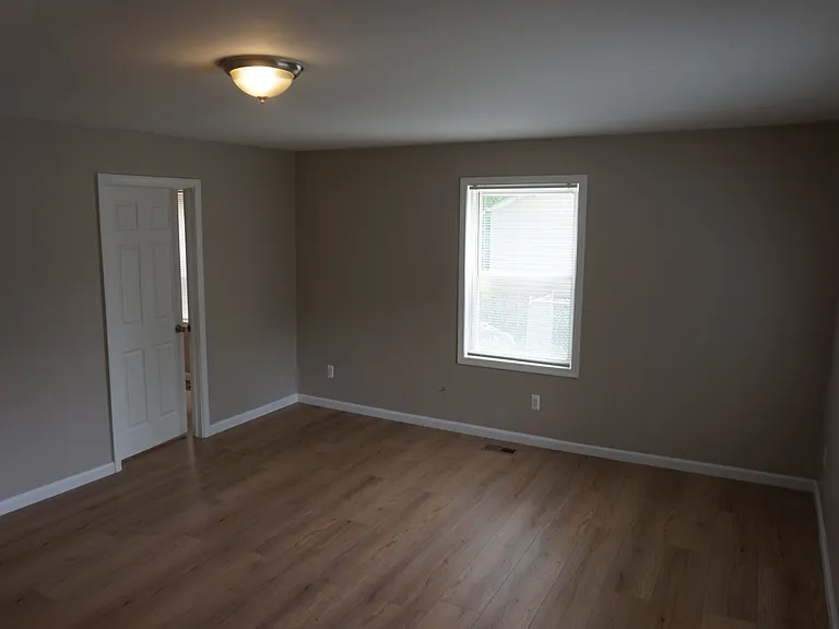 29134 Glenwood St — Photo 3