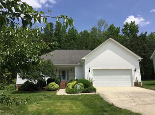 12 Whitaker Pl, Thomasville, NC 27360