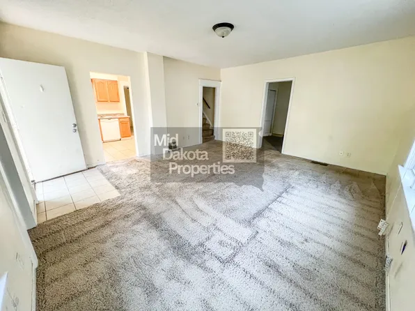 605 W 10th Ave, Mitchell, SD 57301