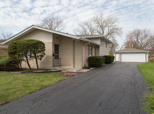 16418 Laura Ln, Oak Forest, IL