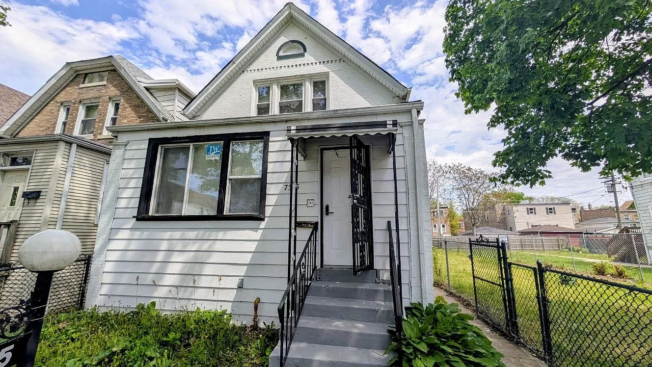 Updated 3-Bedroom | 1.5-Bath | Central AC | In-Unit Laundry $1,800/month — Photo 1