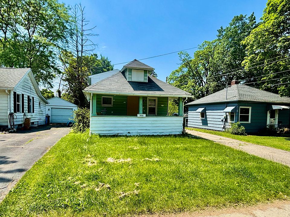 1st image of 2212 Lyons Ave