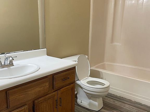 4th image of 900 Stratford Cir NW #30