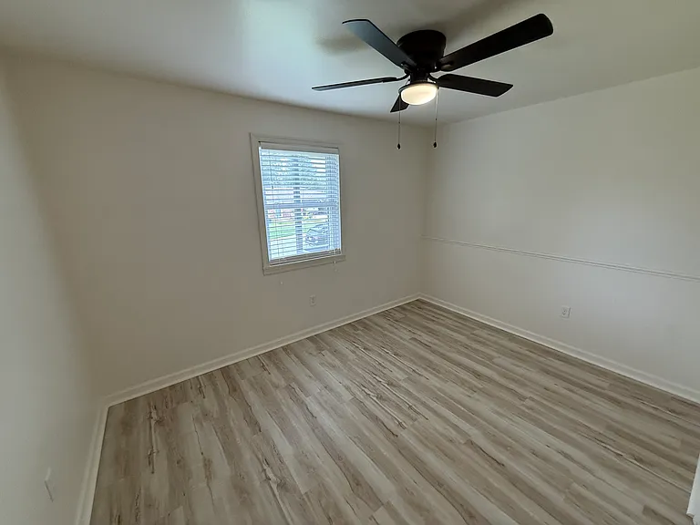 9906 Brooks Ln — Photo 8
