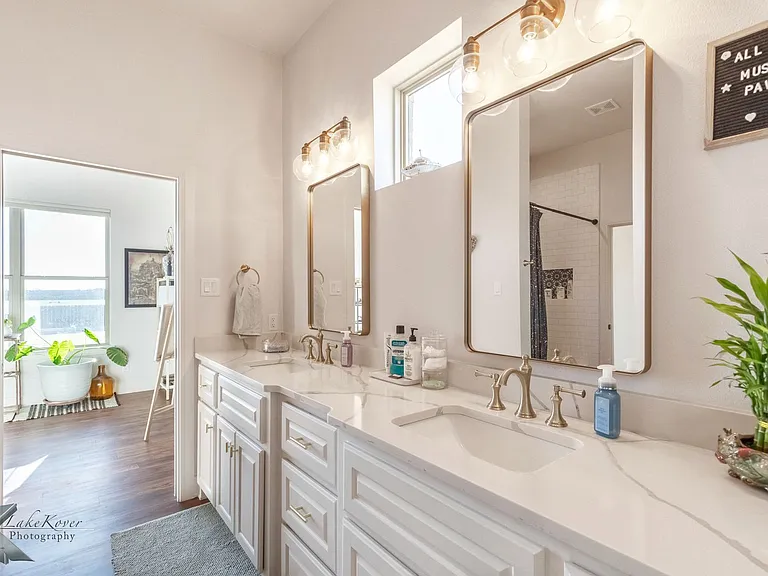 233 Calumet St — Photo 21