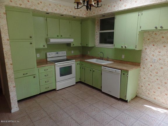 4th image of 4703 Queen Ln