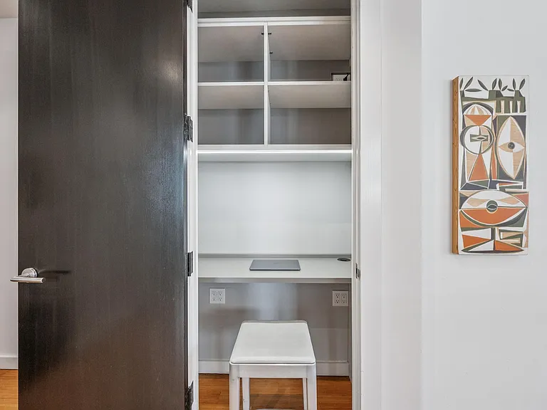 16 Jessie St #405 — Photo 33