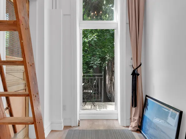 1388 Lexington Avenue image 12 of 15