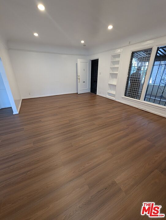 1st image of 640 N Poinsettia Pl #640
