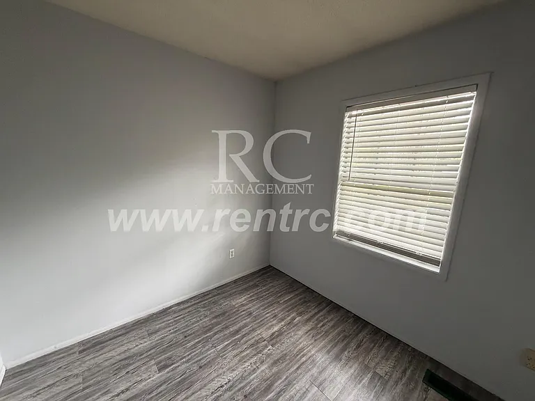910 Timberline Dr — Photo 8